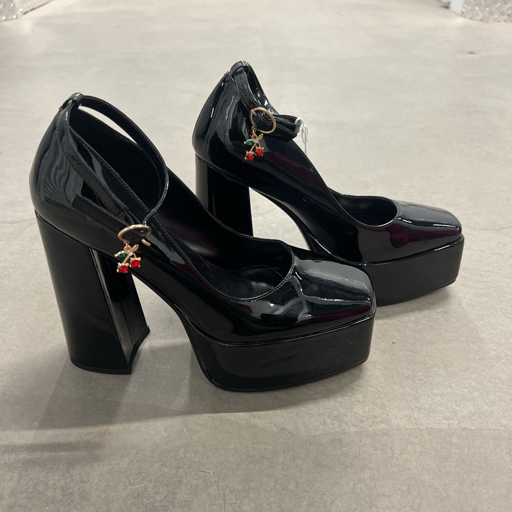 Faux Patent leather platform Maryjane